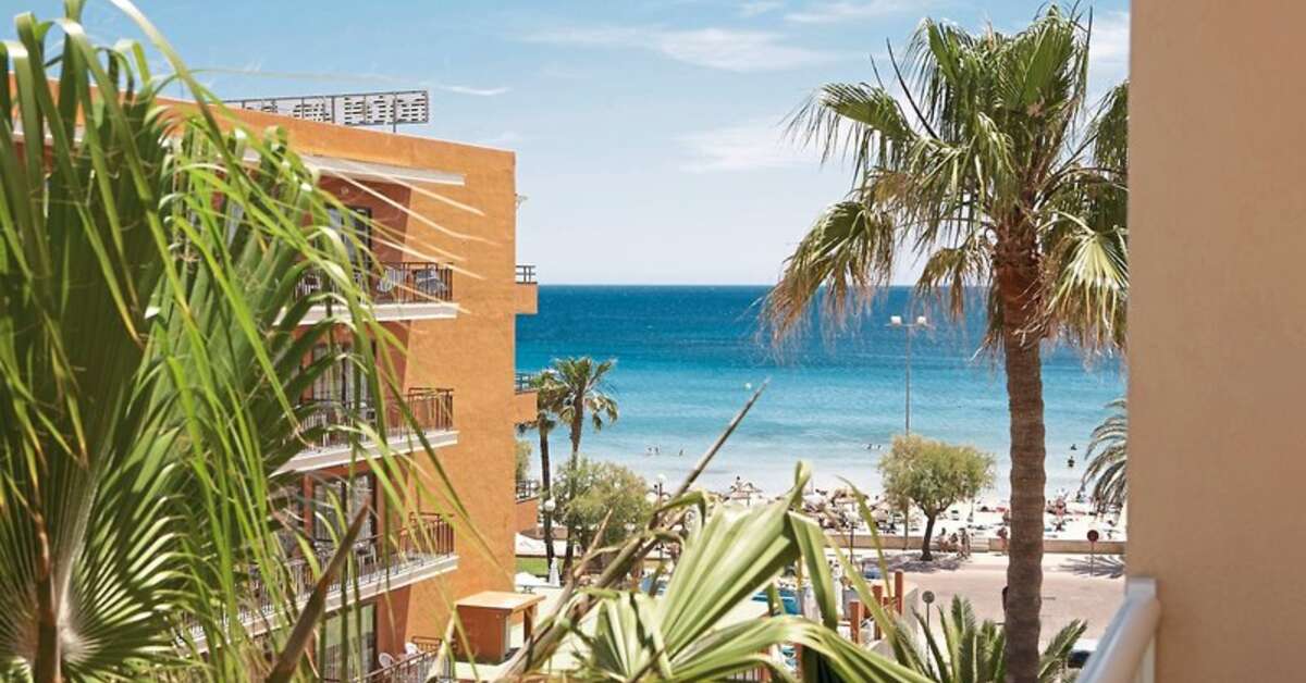 Ein Foto vom Strand beim Universal Hotel Bikini