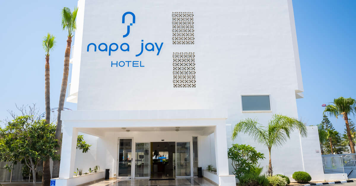 Een foto van de buitenkant van Napa Jay Hotel
