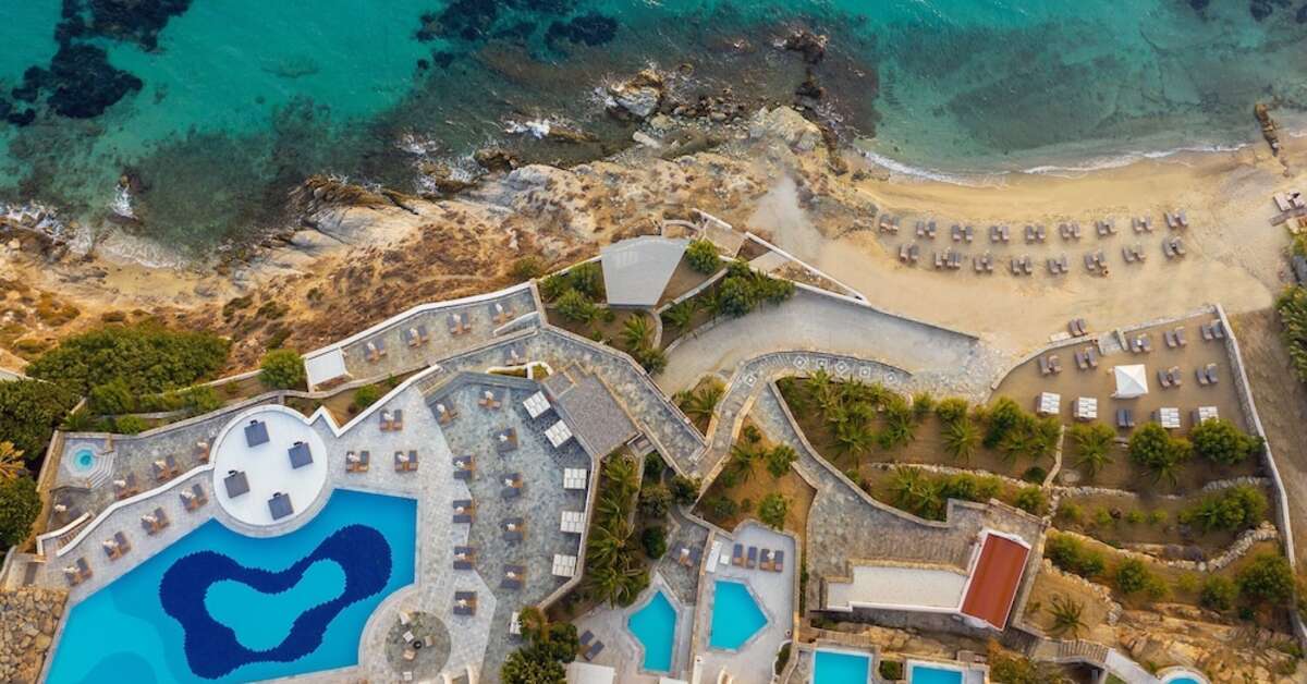 Een foto van het zwembad bij Mykonos Grand Hotel & Resort