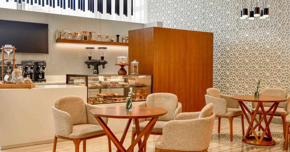 Ein Foto Grand Mercure Dubai City