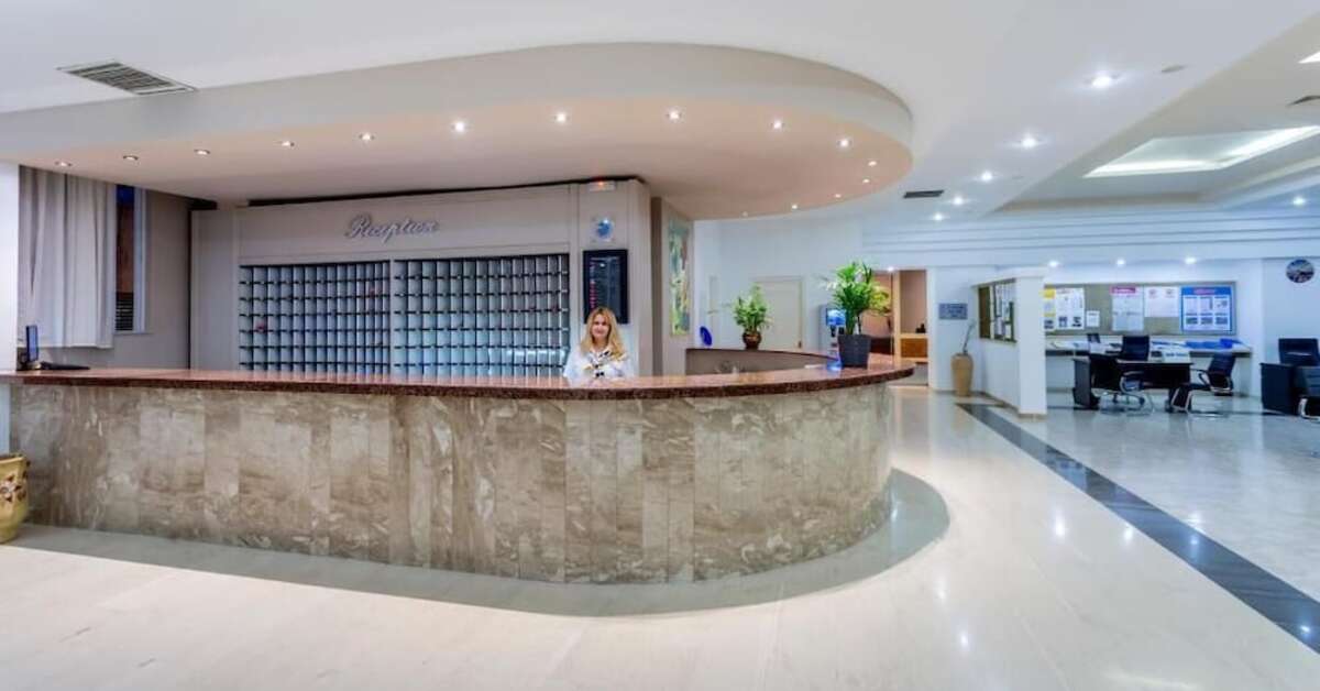 Een foto van het interieur van Olympos Beach Resort