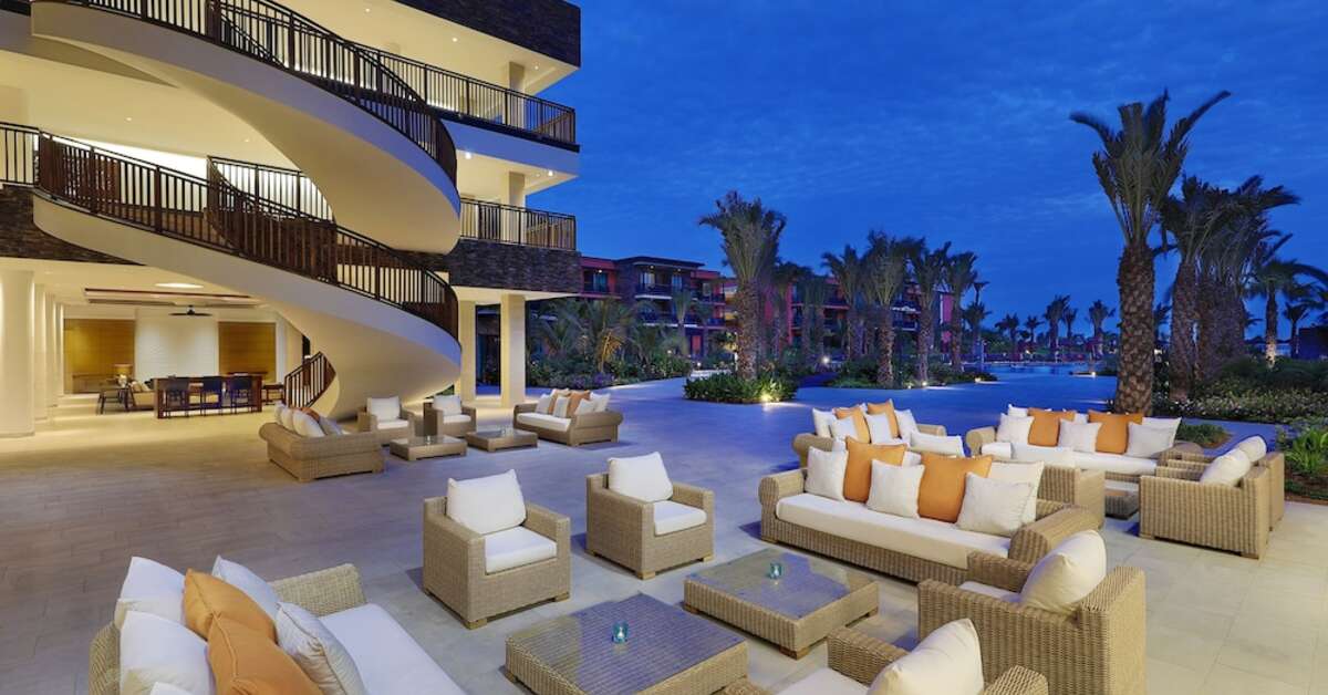 Een foto van het terras bij Hilton Cabo Verde Sal Resort
