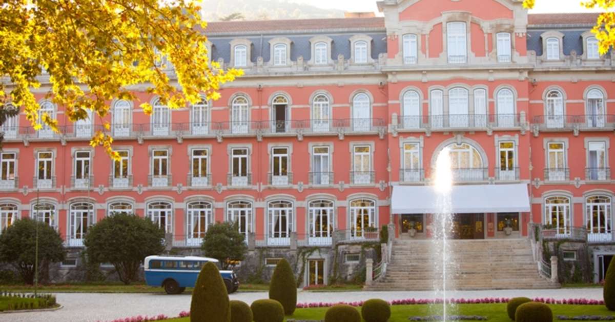 Een foto van de buitenkant van Vidago Palace