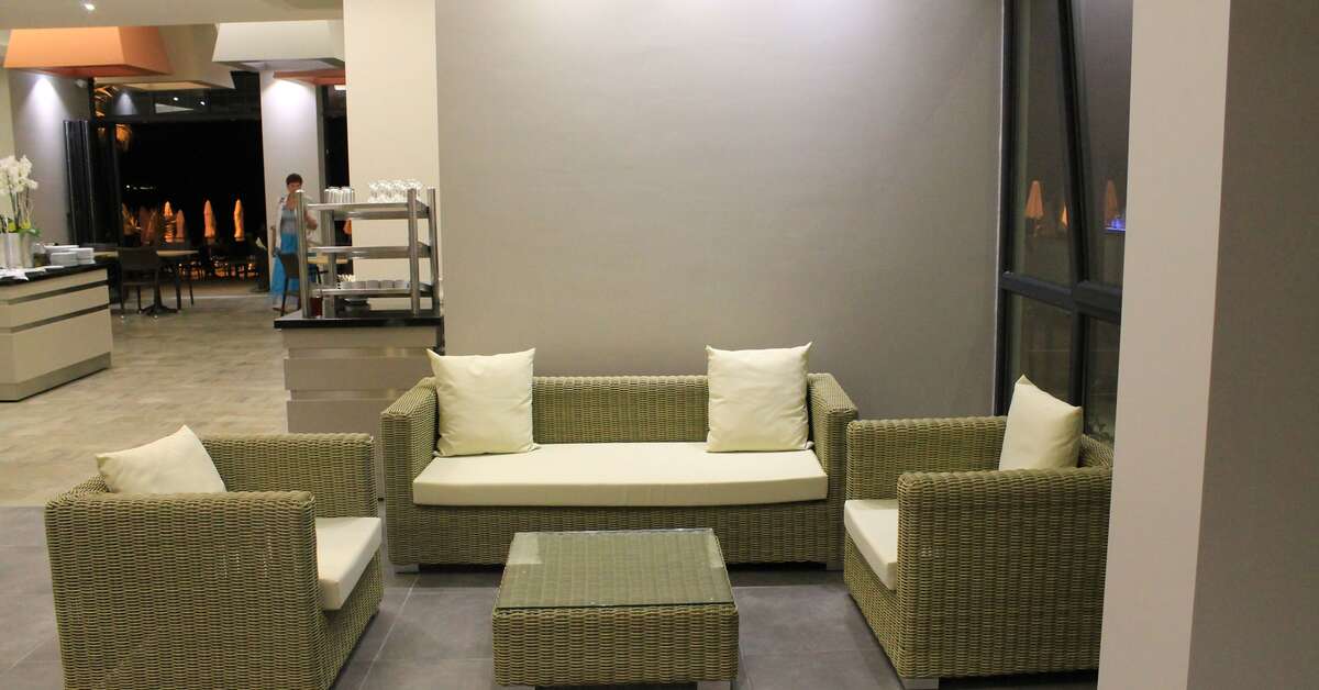 Een foto van het interieur van Begonville Beach Hotel