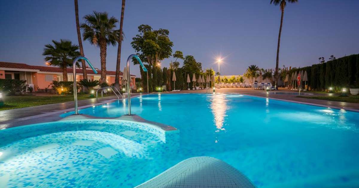 Een foto van het zwembad bij Bungalows Los Girasoles