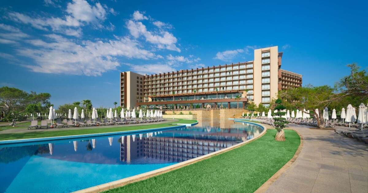 Een foto van het zwembad bij Concorde Luxury Resort