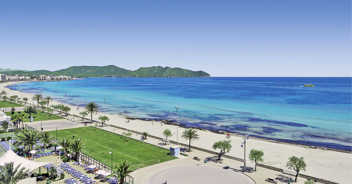 Een foto van het strand bij Allsun Hotel Borneo