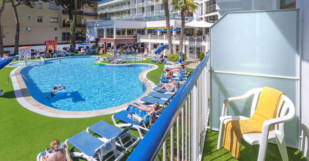 Een foto van het zwembad bij Hotel GHT Costa Brava