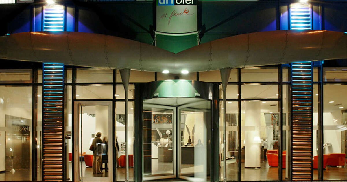 Een foto van de buitenkant van Art'Otel Dresden