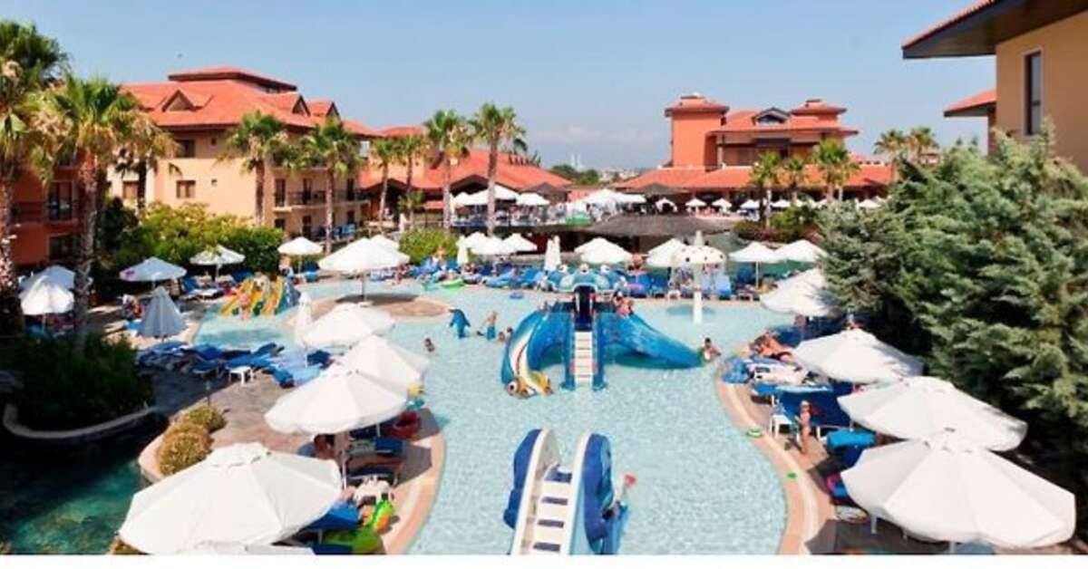 Ein Foto vom Pool im Club Grand Aqua