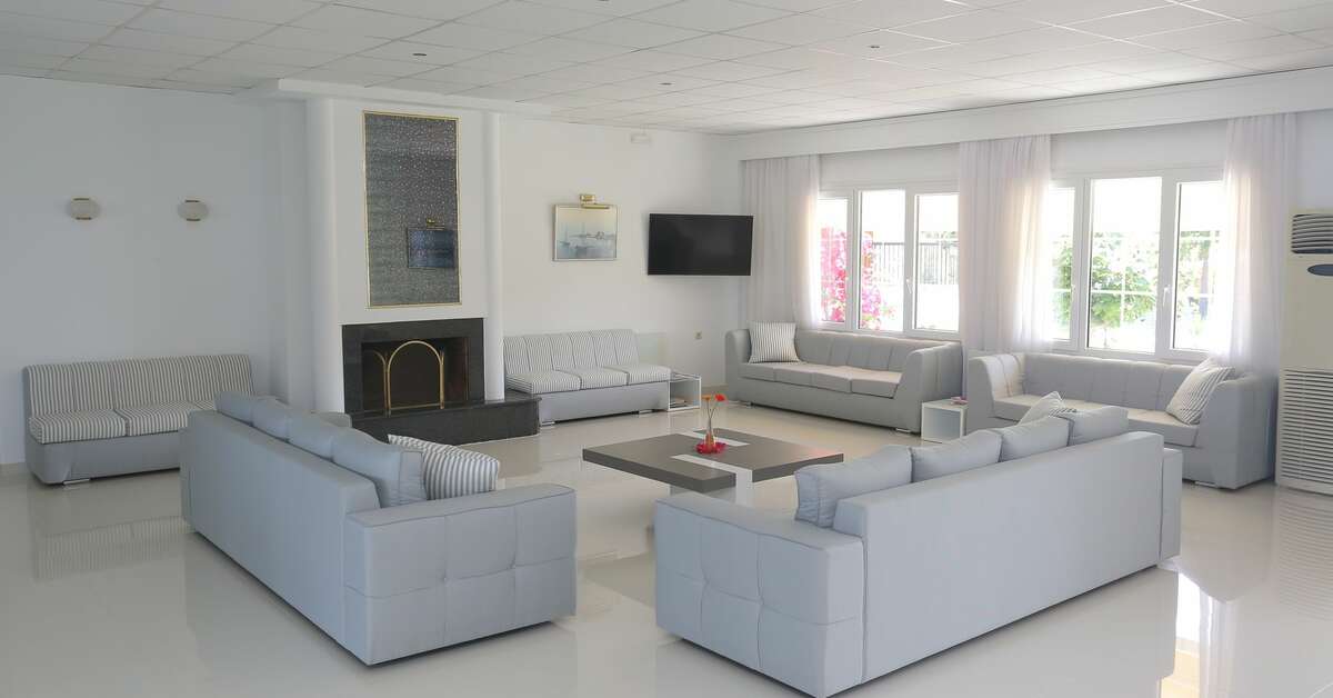 Een foto van het interieur van Hilltop Hotel