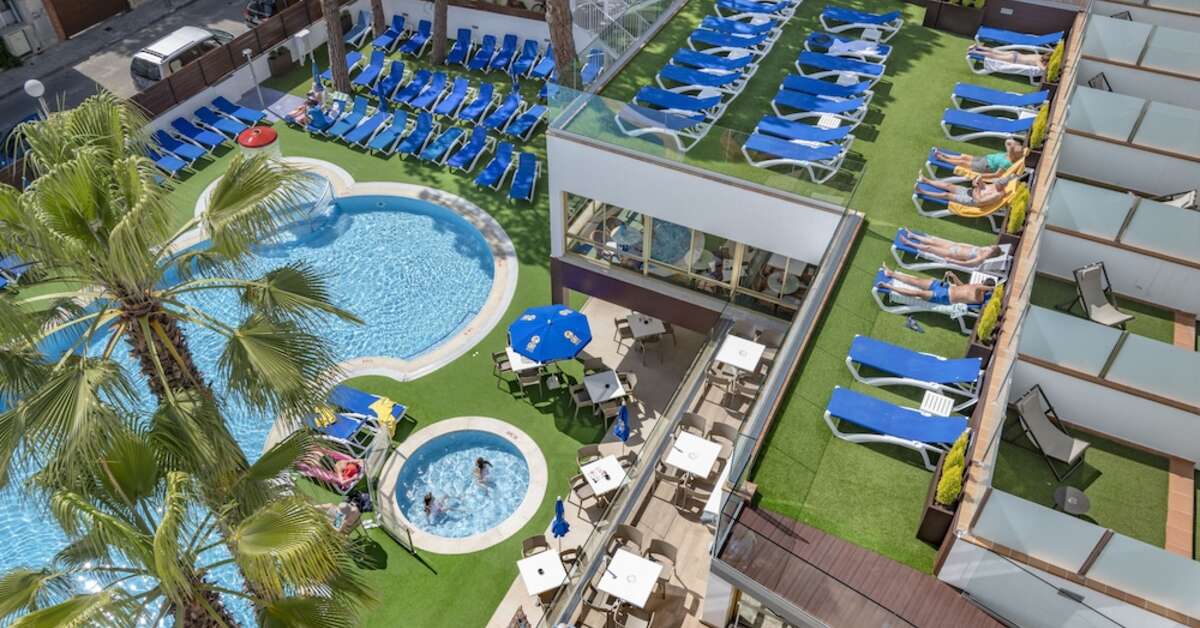 Een foto van het zwembad bij Hotel GHT Costa Brava