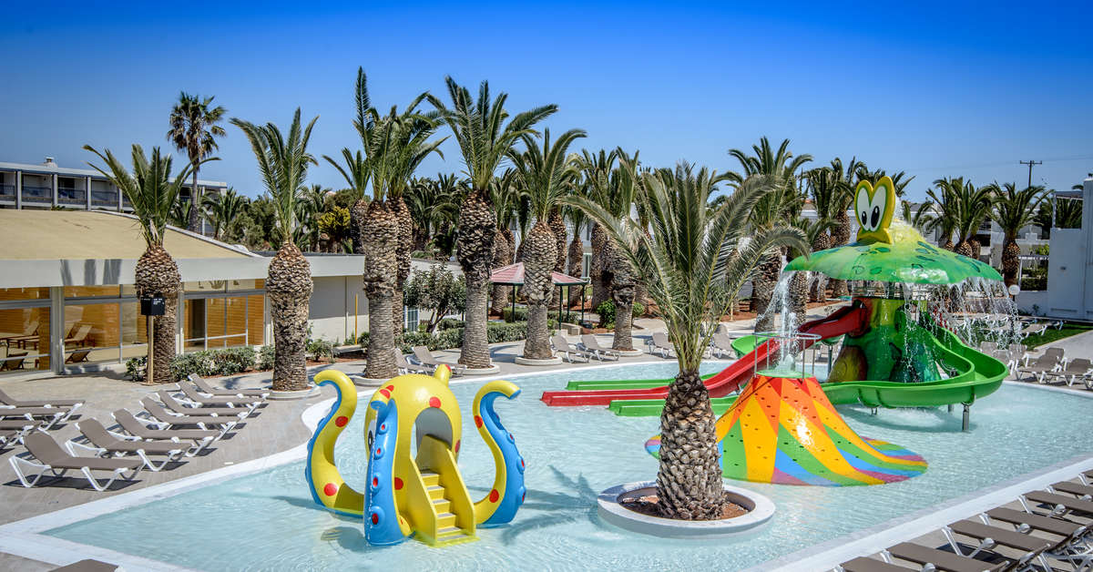 Een foto van het zwembad bij Sol by Melia Marina Beach Crete