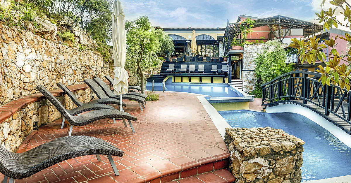 Een foto van het zwembad bij Kallisti Hotel