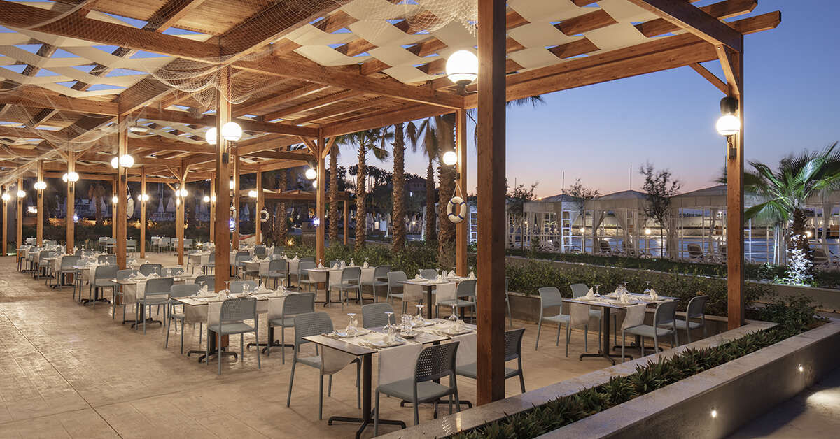 Een foto van het terras bij Mylome Luxury Hotel & Resort