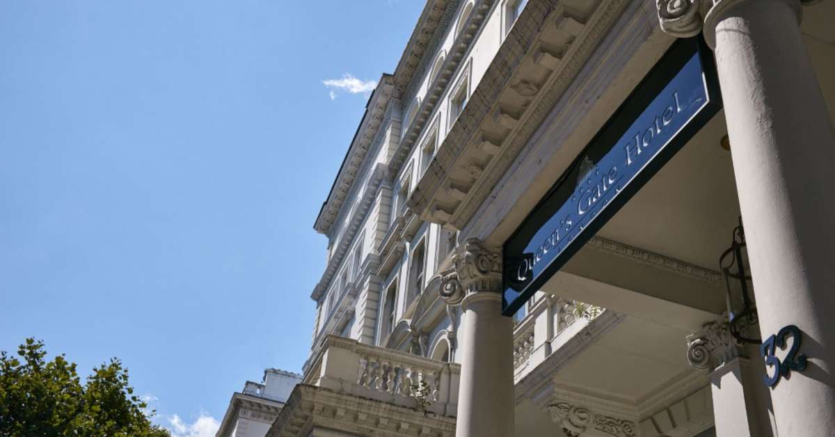 Een foto van de buitenkant van The Queen's Gate London Hotel
