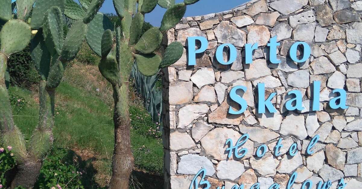 Een foto van de buitenkant van Porto Skala Hotel