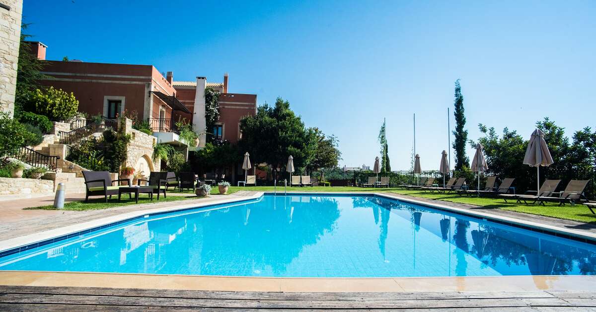 Een foto van het zwembad bij Katalagari Country Suites