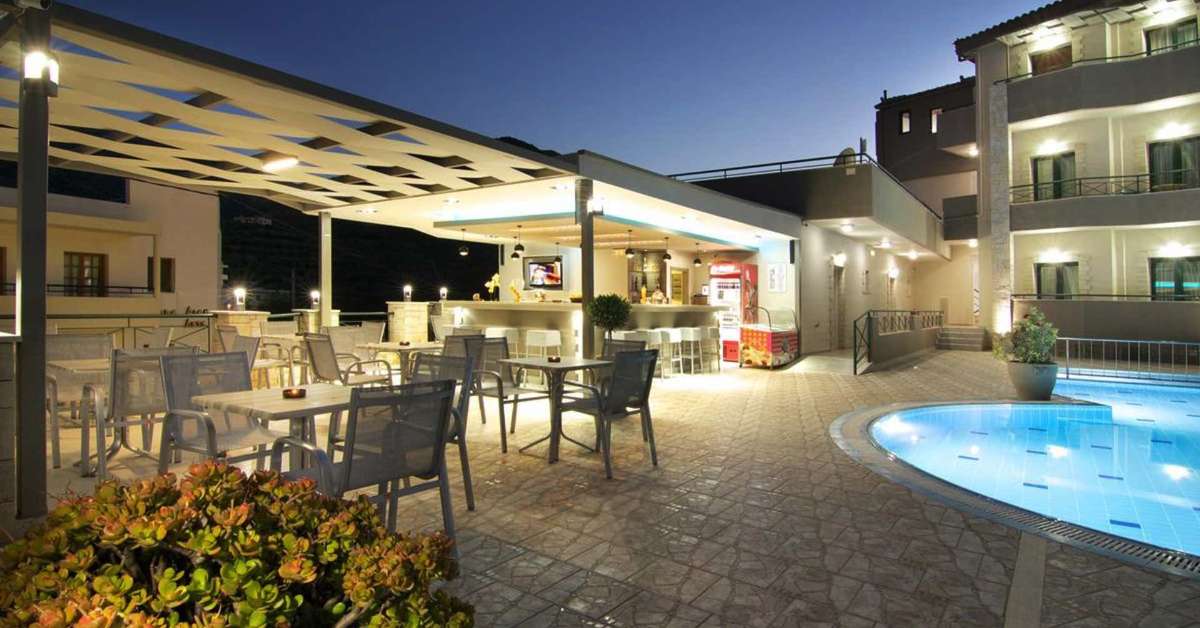 Ein Foto vom Pool im Amalia Apartments