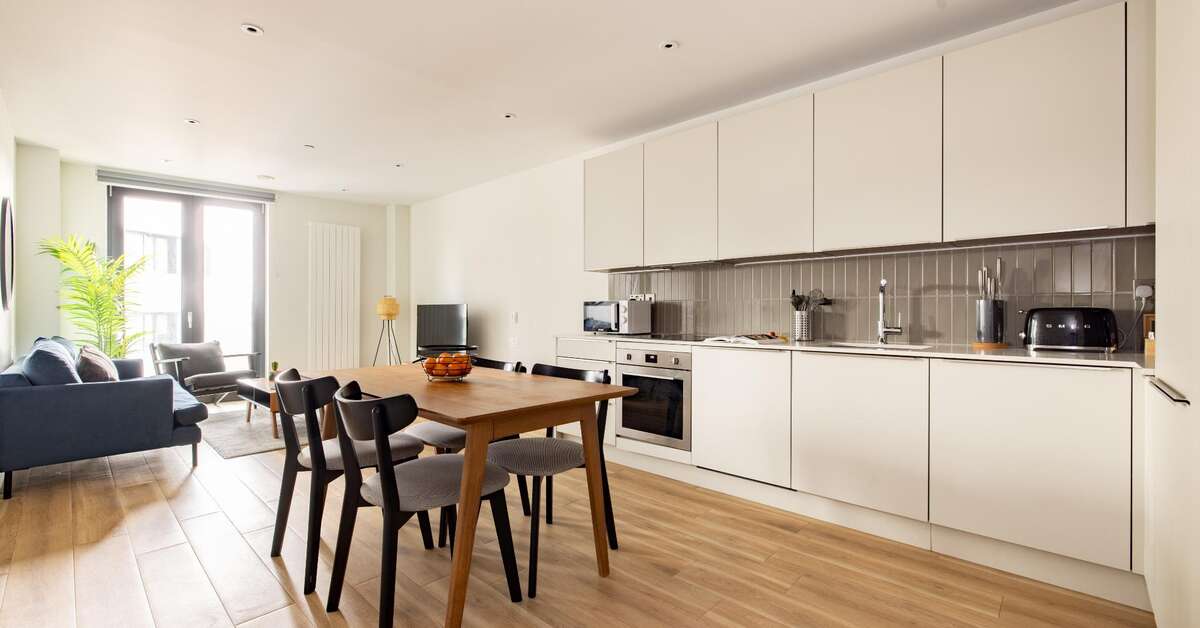 Een foto van Charles Hope London Croydon