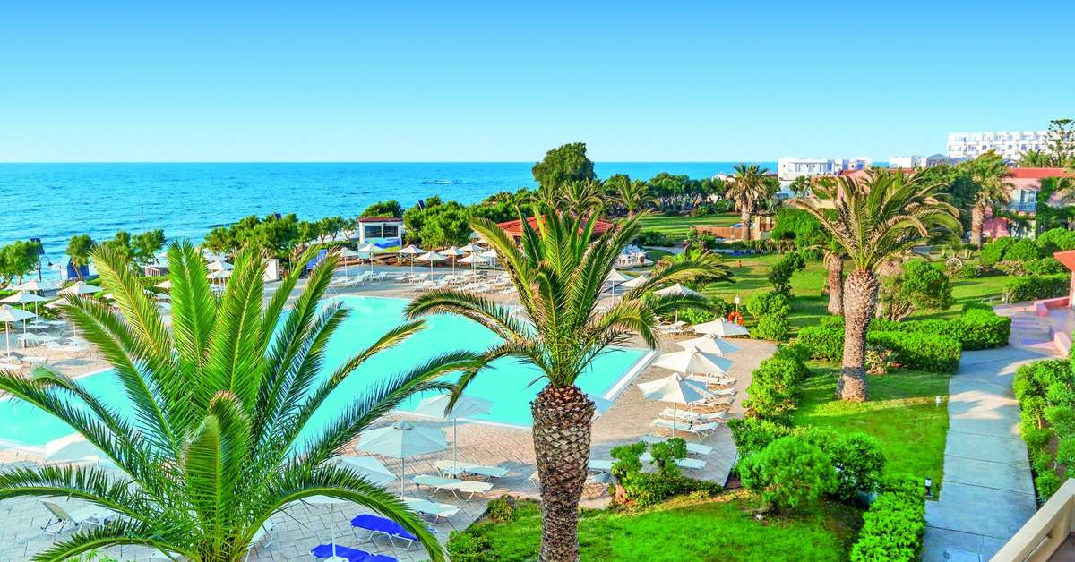 Een foto van het zwembad bij Allsun Hotel Zorbas Village