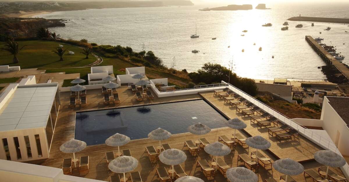 Een foto van het zwembad bij Memmo Baleeira Hotel