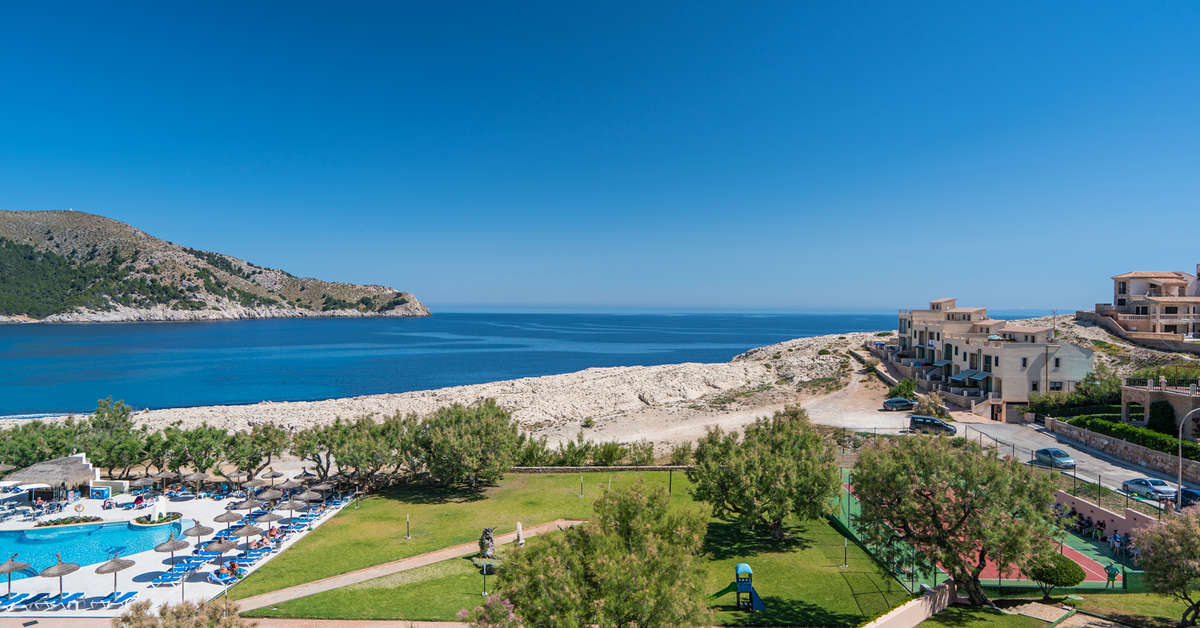 Een foto van de buitenkant van THB Cala Lliteras