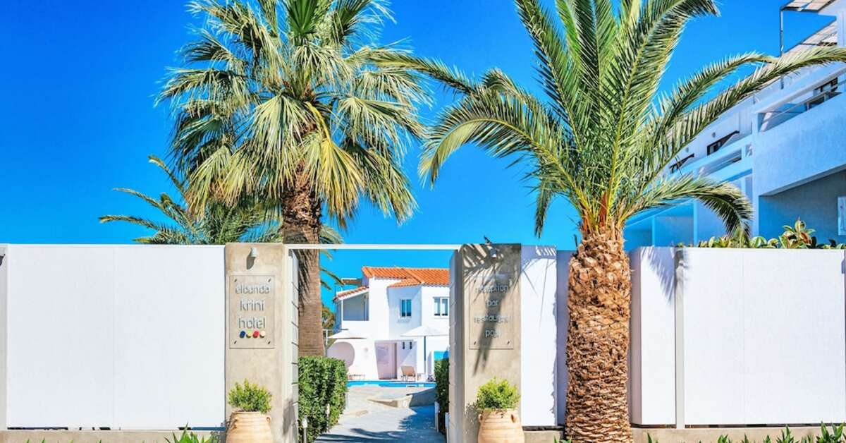 Ein Foto von der Außenansicht des Elounda Krini Hotel