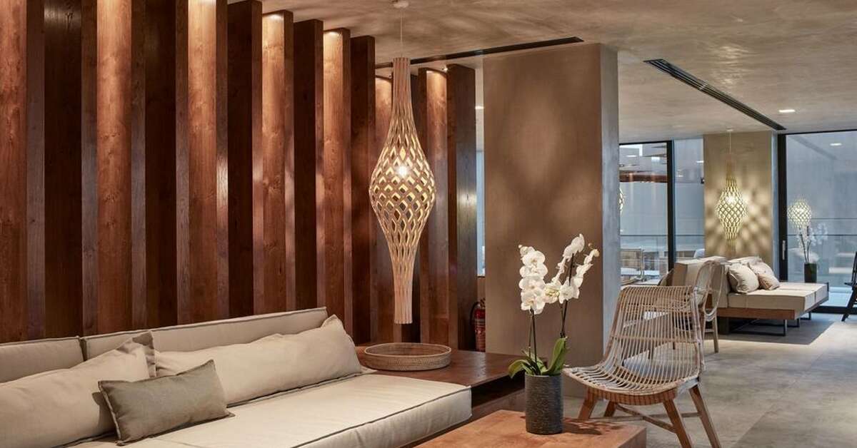 Een foto van het interieur van Kimpton La Mer Resort & Spa
