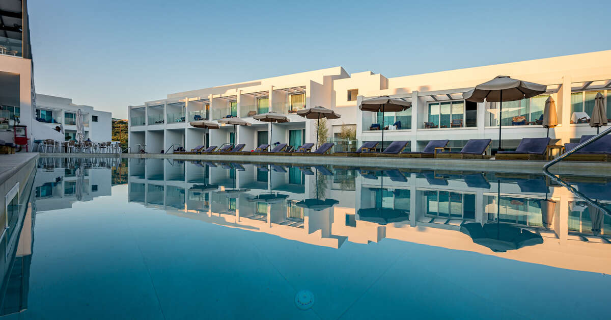 Ein Foto vom Pool im Mirage Bleu Hotel