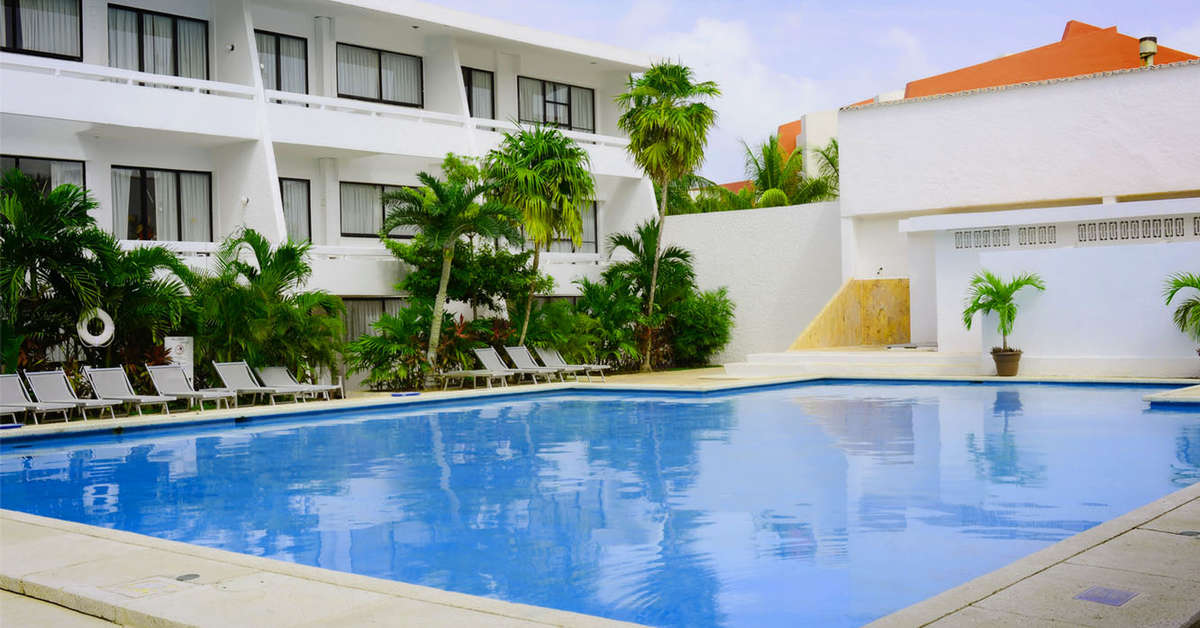 Een foto van het zwembad bij Cancun Bay Resort