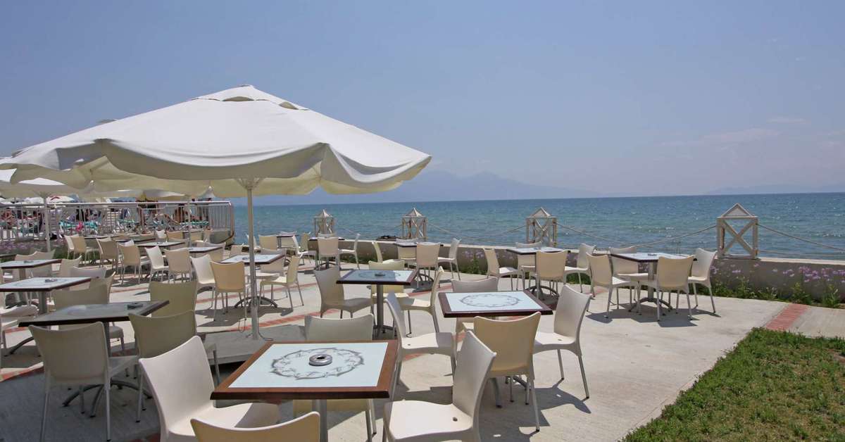 Een foto van het terras bij Ephesia Holiday Beach Club