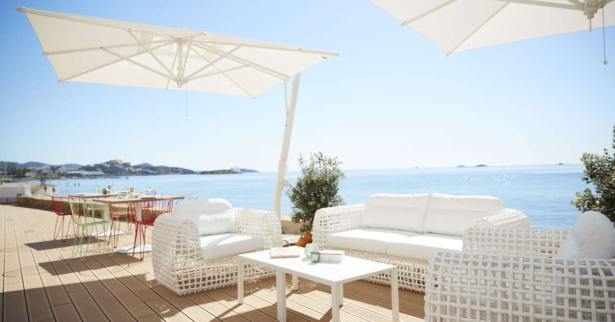 Een foto van het terras bij Vibra Algarb Hotel