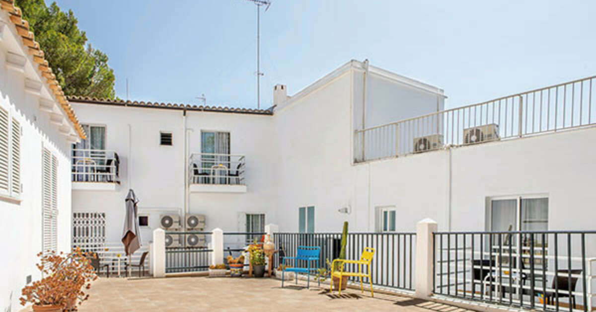Een foto van het terras bij Hotel Villa Cati