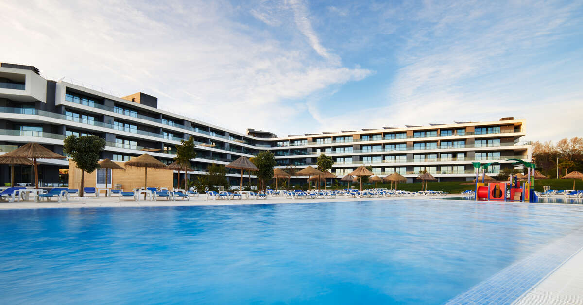 Een foto van het zwembad bij Aparthotel Alvor Baia