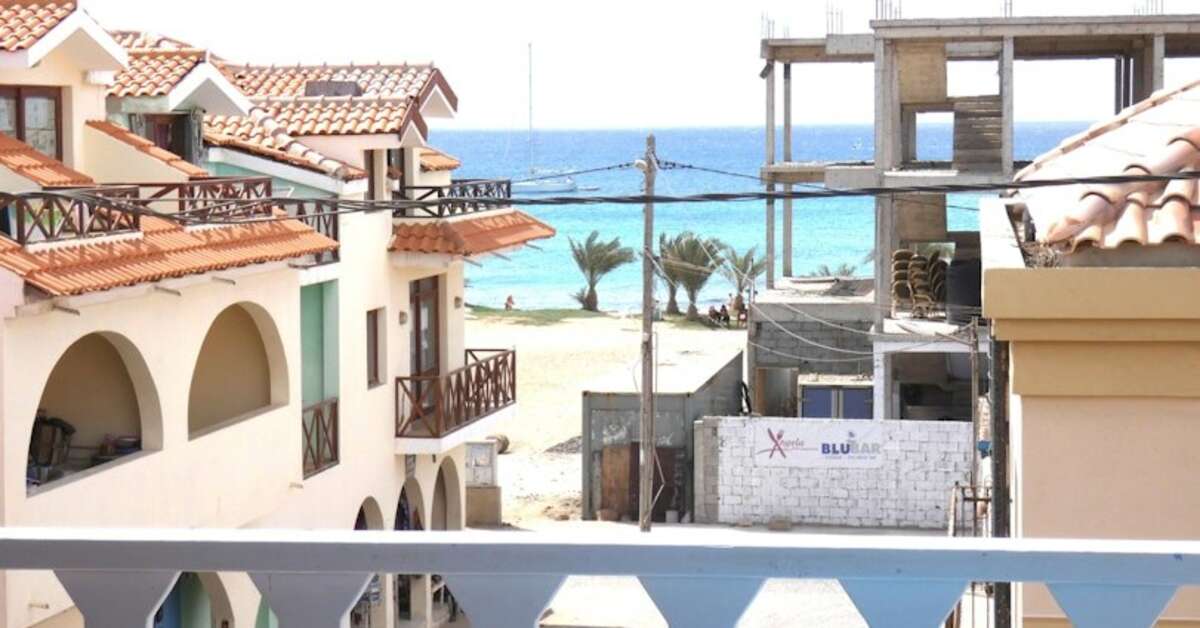 Een foto van de buitenkant van Hotel MiraBela