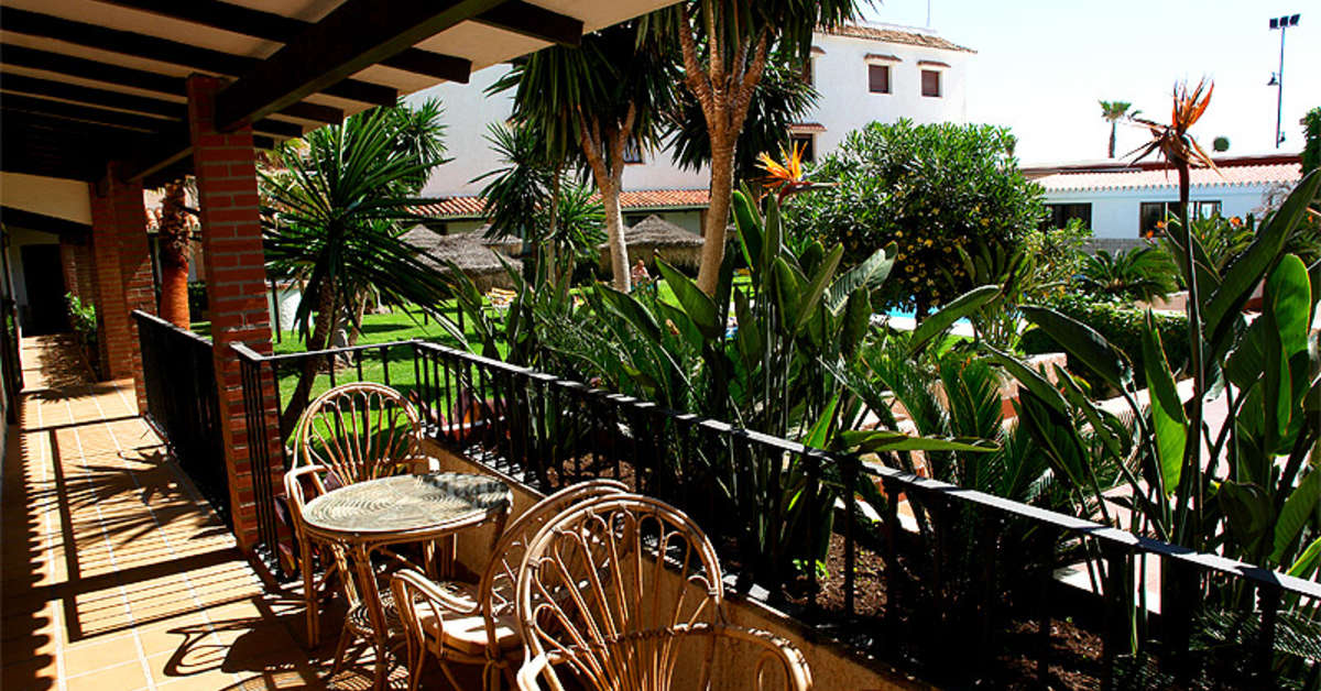 Een foto van het terras bij Hotel Tarik