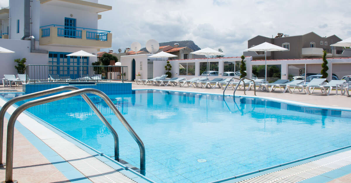 Een foto van het zwembad bij Kasapakis Aparthotel
