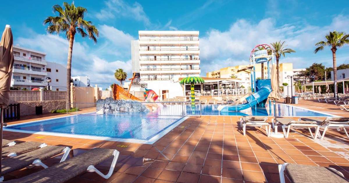 Een foto van het zwembad bij Suneo Caribe