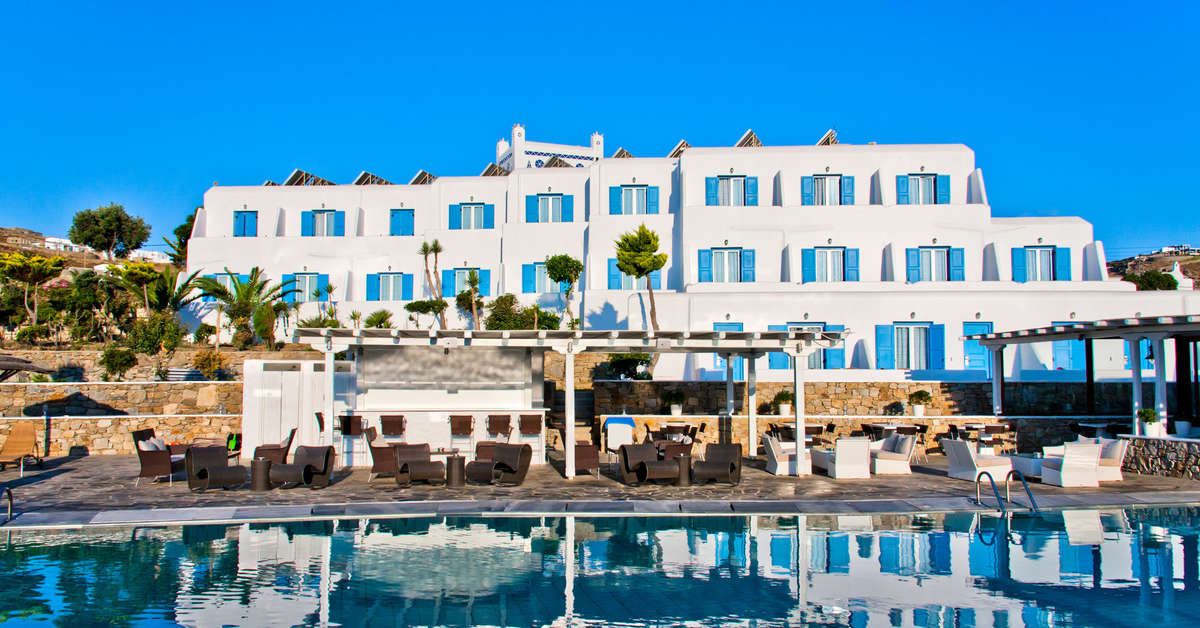 Een foto van het zwembad bij Yiannaki Hotel