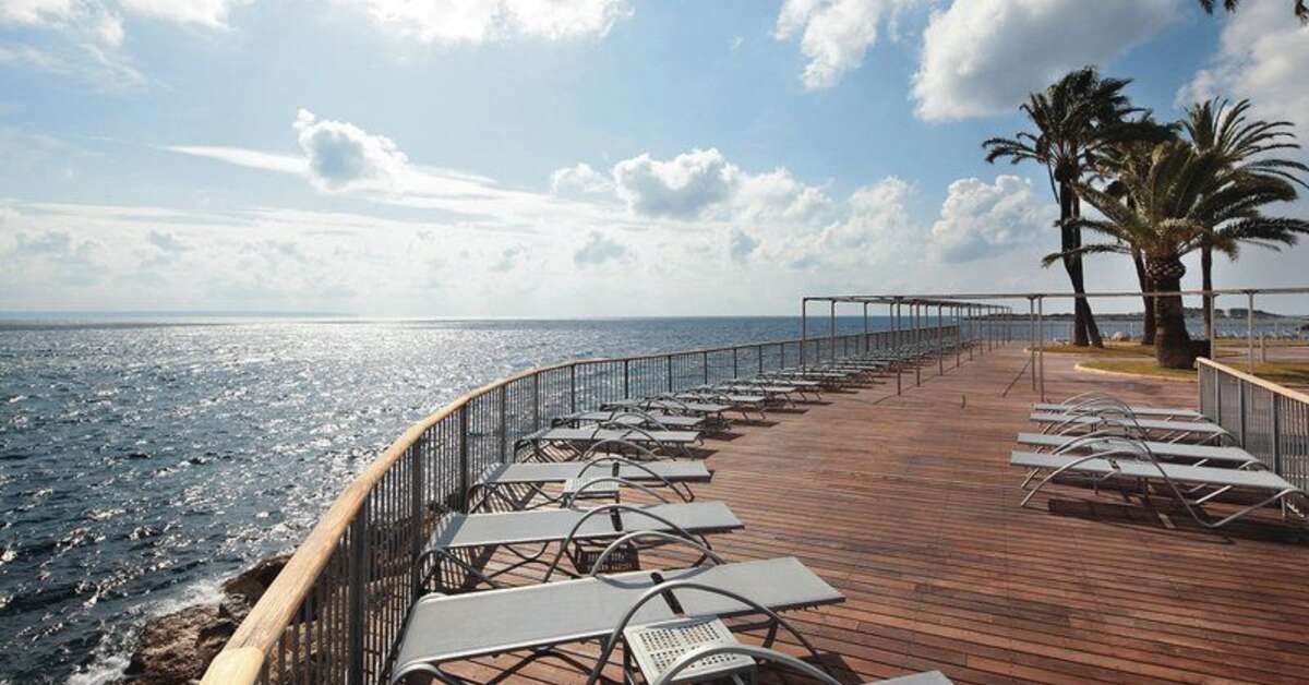 Een foto van het terras bij Palace Bonanza Playa & Spa
