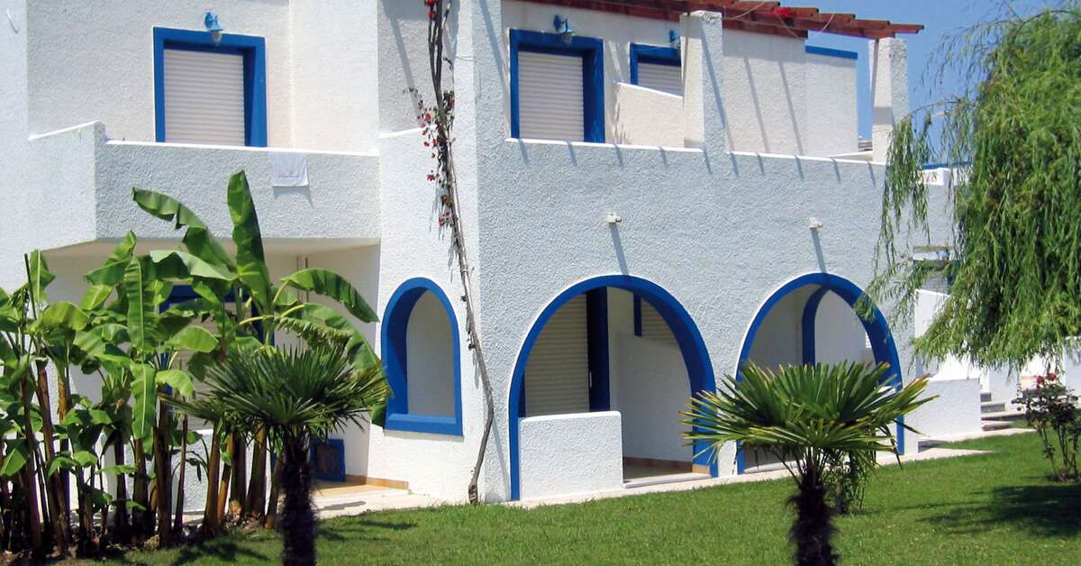 Een foto van de buitenkant van Hotel Tigaki's Star