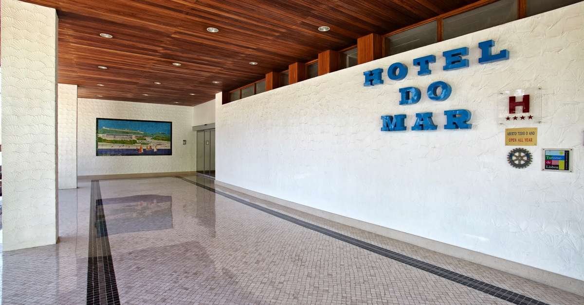 Een foto van de buitenkant van Hotel Do Mar