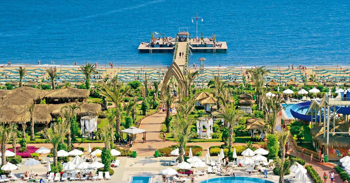 Een foto van het zwembad bij Delphin Palace Hotel