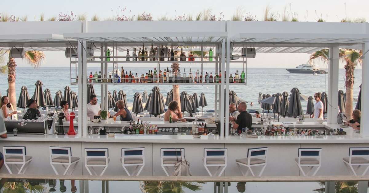 Een foto van de faciliteiten bij Mykonos Dove Beach Hotel