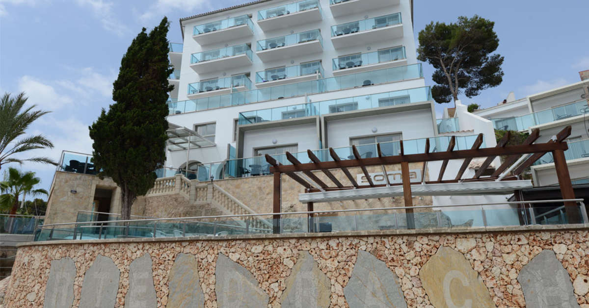Een foto van de buitenkant van Aparthotel Porto Drach
