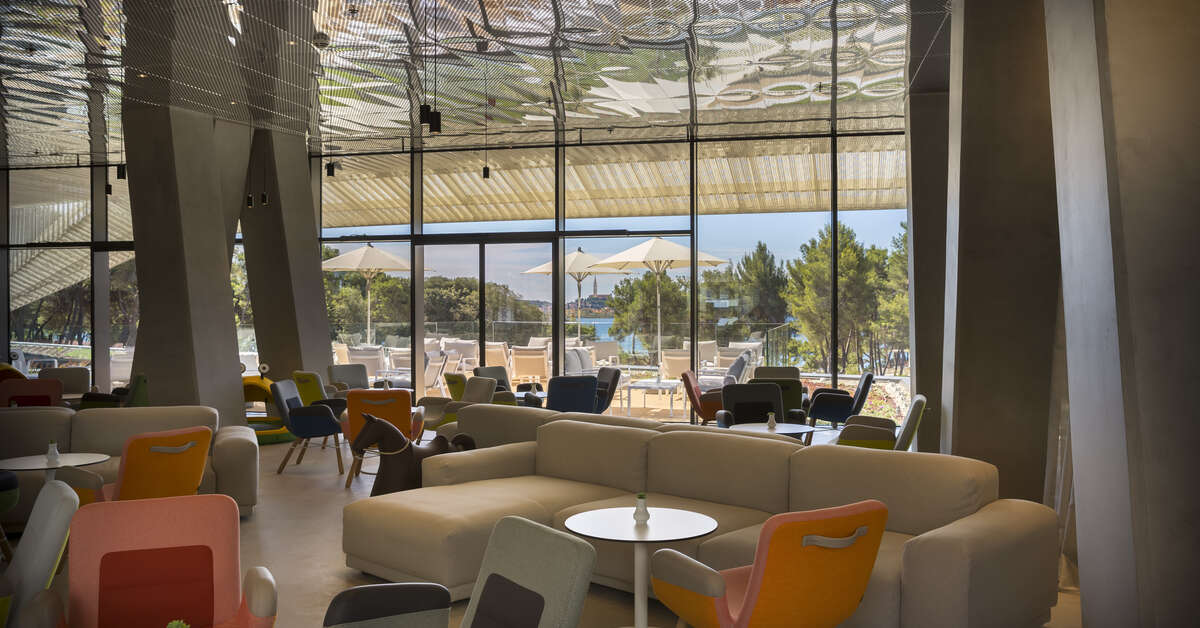 Een foto van het interieur van Family Hotel Amarin
