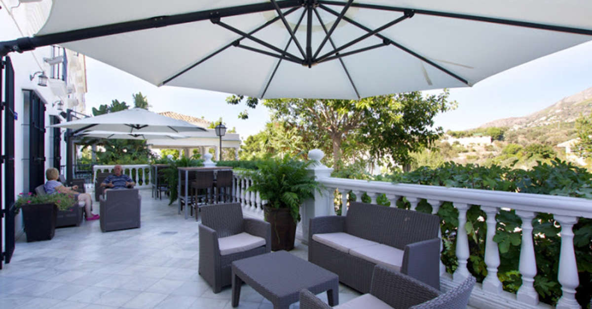 Een foto van het terras bij Ilunion Hacienda de Mijas