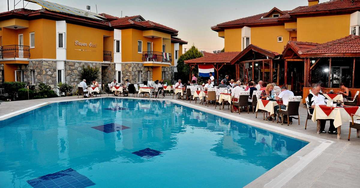 Een foto van het zwembad bij Basar Hotel