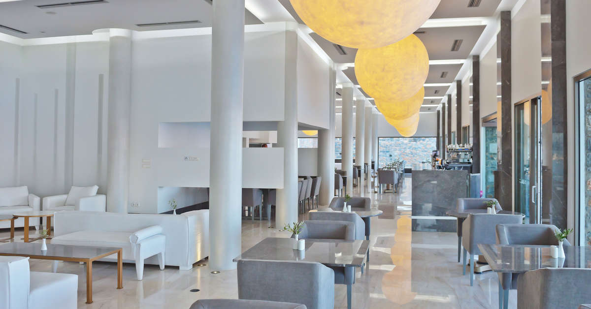 Een foto van het interieur van Royal Marmin Bay Boutique & Art Hotel